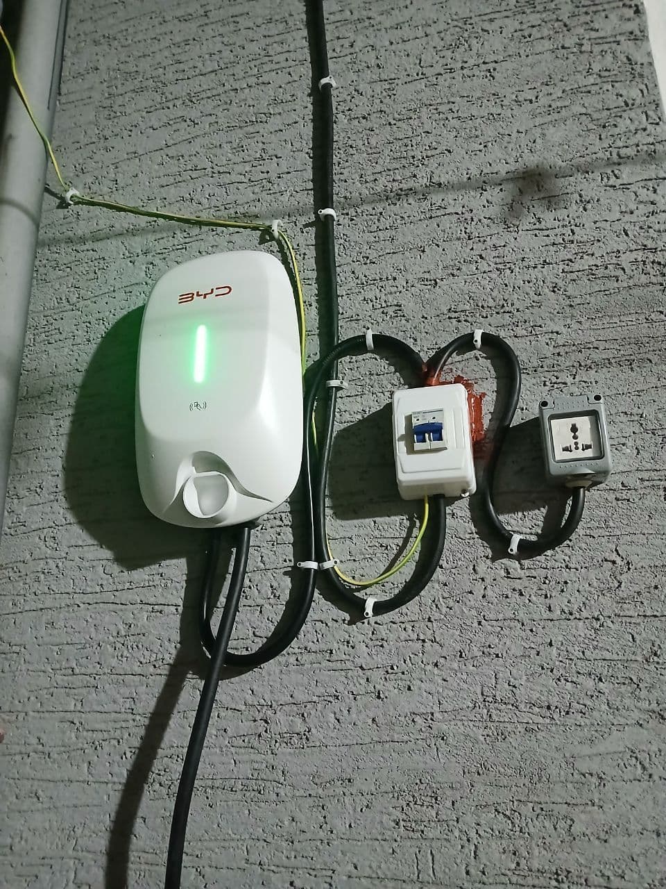 Wallbox live - dedicated breaker and socket