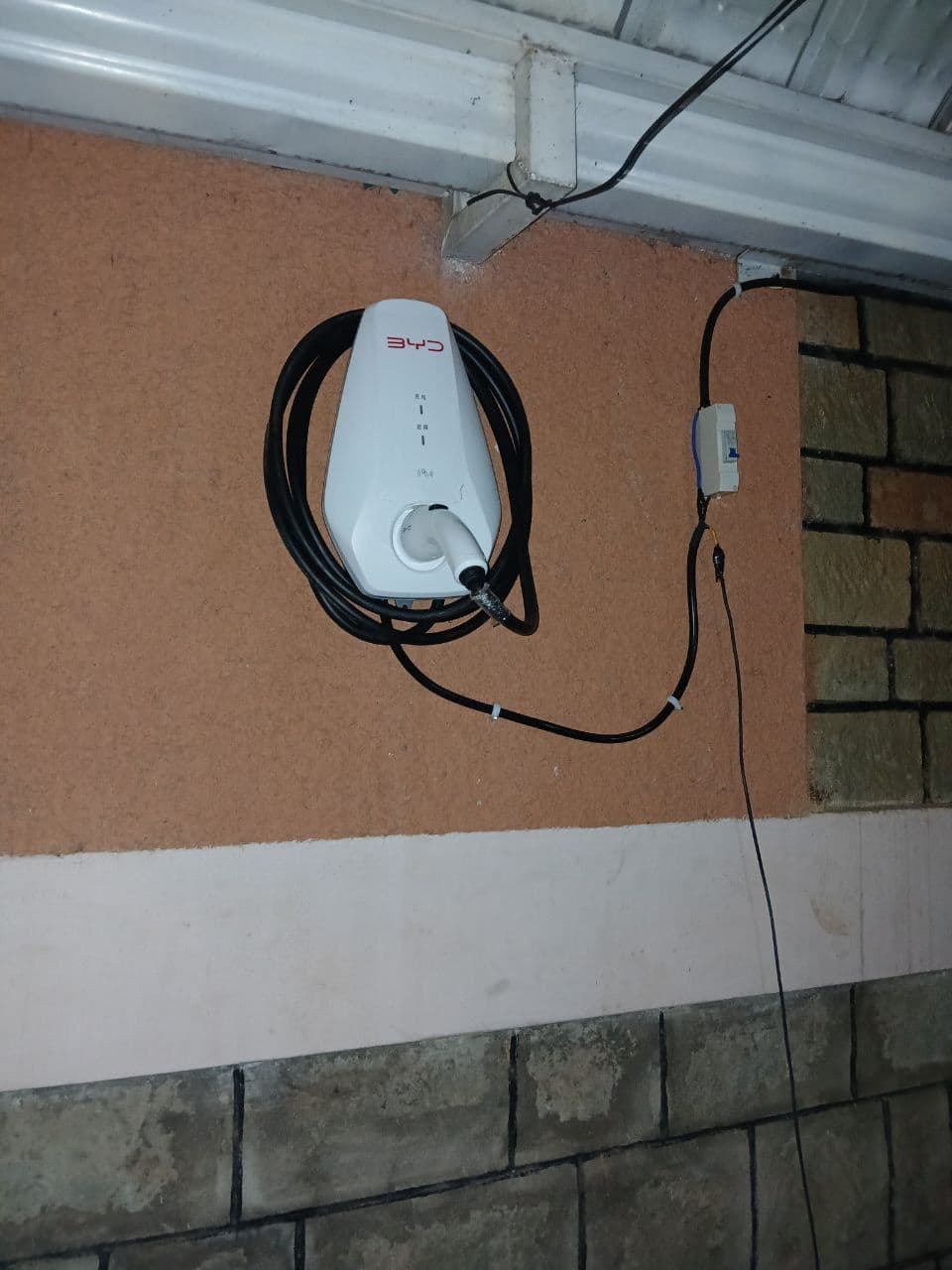 Wallbox on brick facade - surface conduit