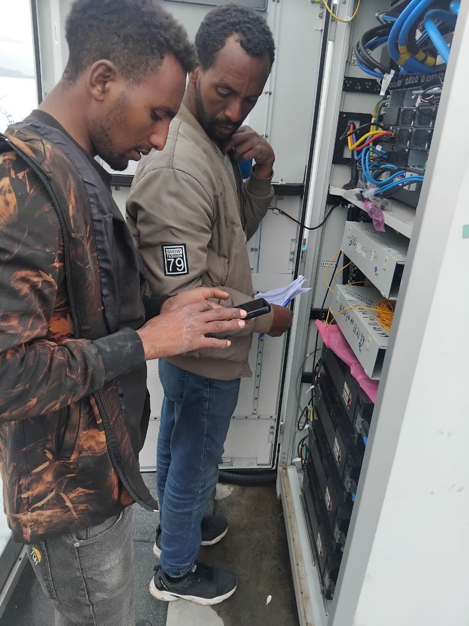 Site survey at the equipment rack